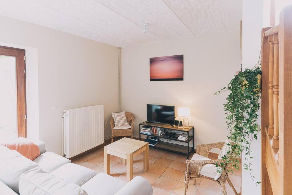 A L'Entree Du Verger - Charmante Maison En Pierres Dinant Zewnętrze zdjęcie