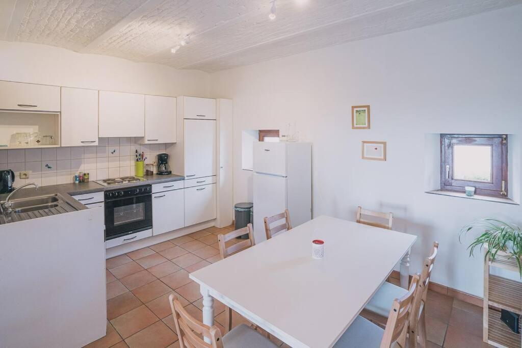 A L'Entree Du Verger - Charmante Maison En Pierres Dinant Zewnętrze zdjęcie